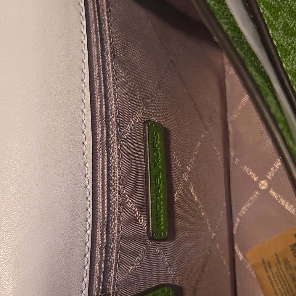 Michael Kors Green and White Crossbody Bag. Nwt - Picture 5 of 11